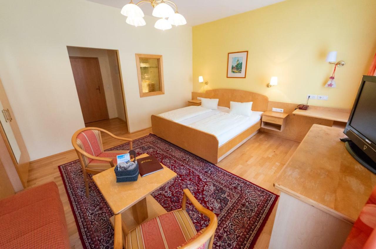 Landhotel Pacher Obervellach Buitenkant foto